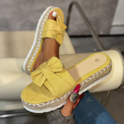 Bowie Bow Plattform Slides – Sandalen That Upgrades Every Summer Outfit Instantly