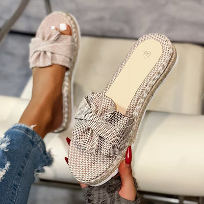 Bowie Bow Plattform Slides – Sandalen That Upgrades Every Summer Outfit Instantly