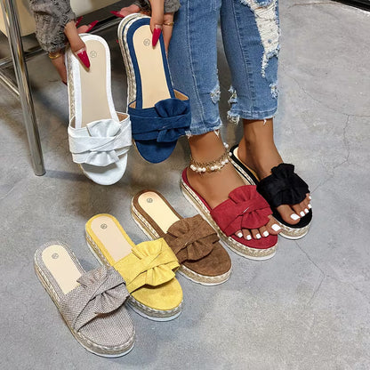 Bowie Bow Plattform Slides – Sandalen That Upgrades Every Summer Outfit Instantly
